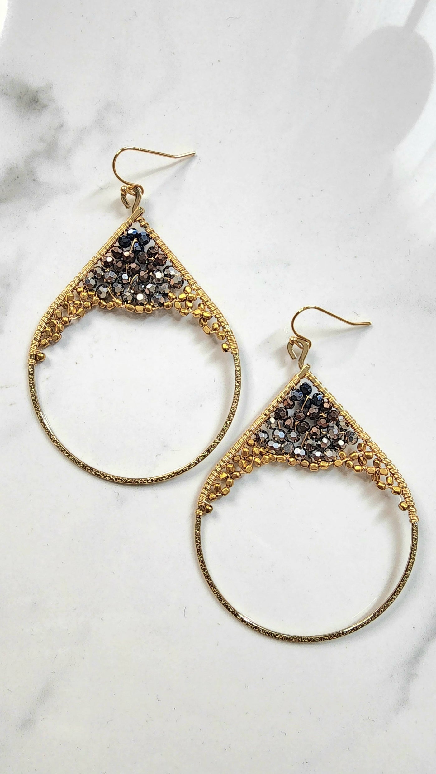 Channing earrings in dark/gold
