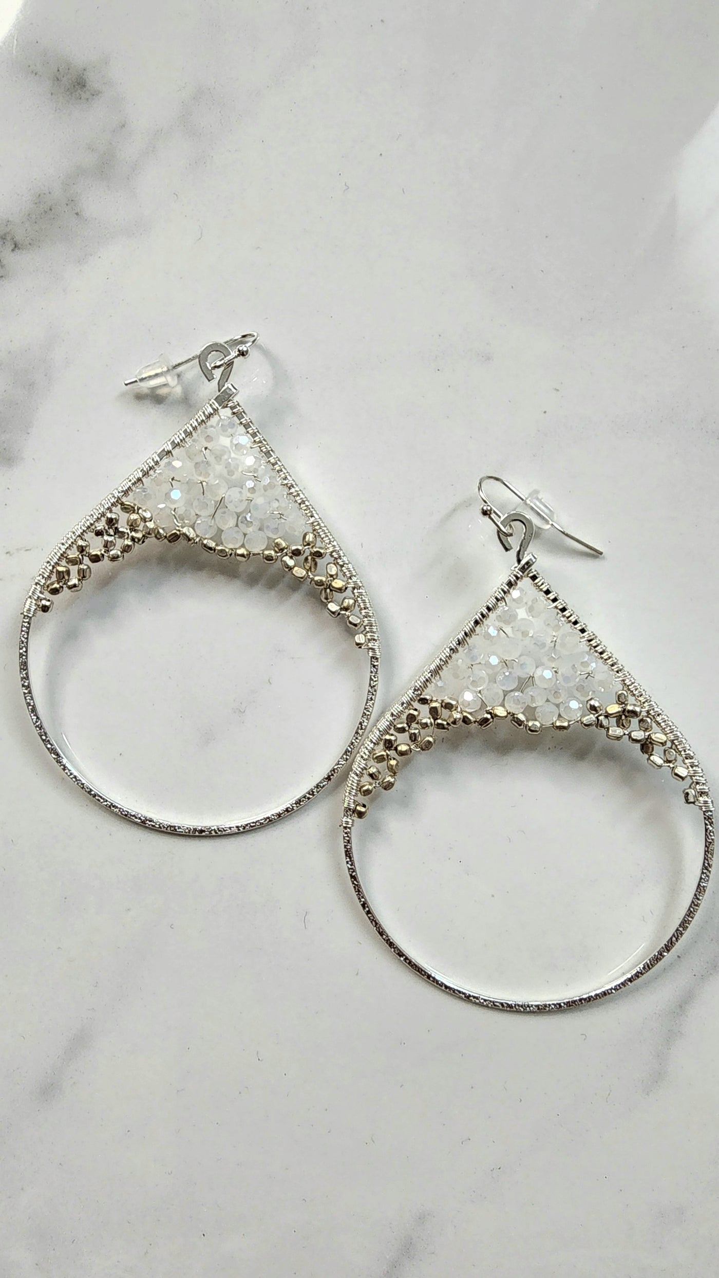 Channing earrings in white/silver